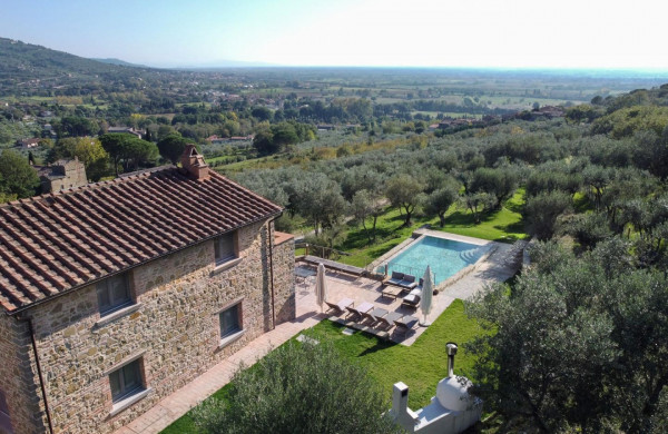 Villa La Cascata with swimming pool and olive grove in Corto...