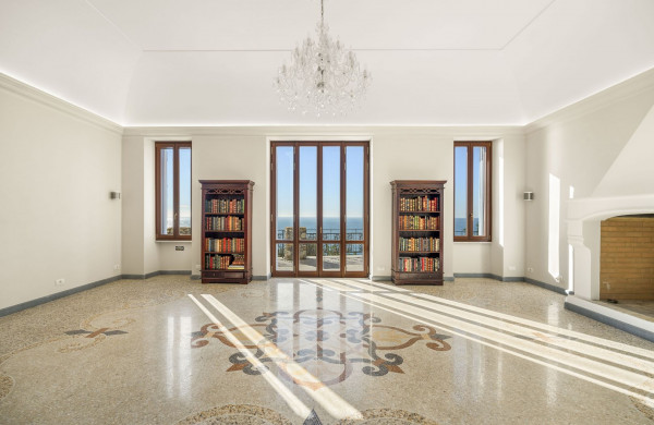 Villa fronte mare con ascensore e piscina, Zoagli, Genova – ...