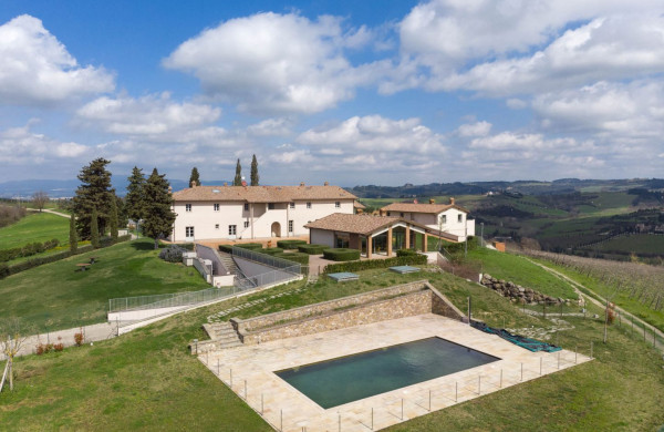 Fossilia Country Estate with Vineyards & Spa, Florence – Tus...